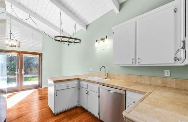 9 Woodrush Gallery 3