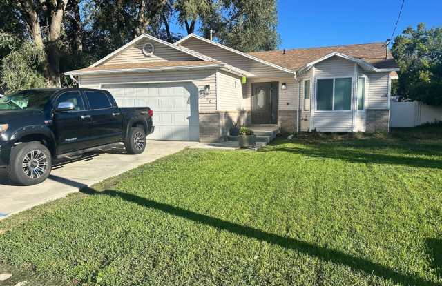 Beautiful Home For Rent! - 912 12th Street, Ogden, UT 84404