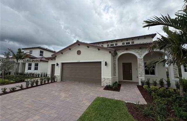 2384 SE 29th Dr, Homestead, FL 33035 photos photos