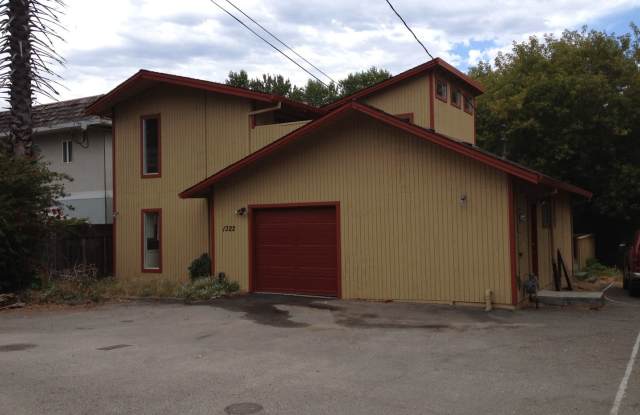 5 Bedroom 3.25 Bath Close to UC, hiking, mountain biking photos photos