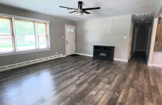 8538 Montfort Drive Gallery 3