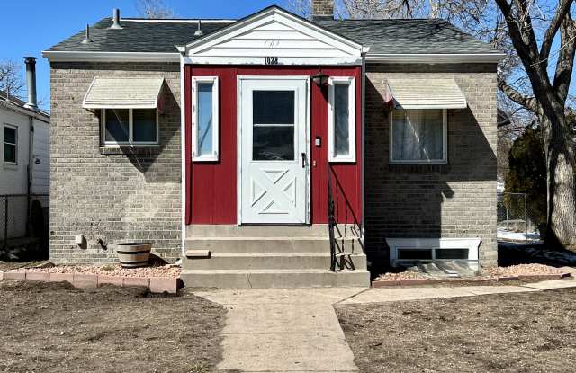 1028 E 6th St - 1028 East 6th Street, Cheyenne, WY 82007