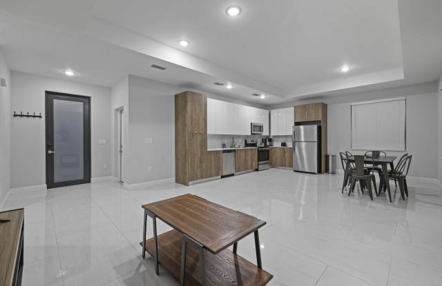 2906 65th Street West Gallery 4