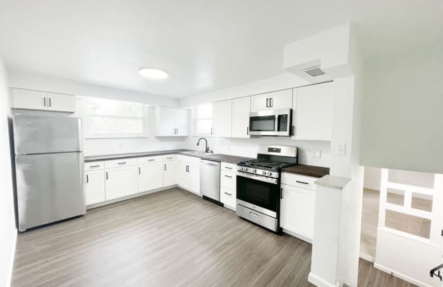 418 Parkwood St Mt Oliver - 418 Parkwood Road, Pittsburgh, PA 15210