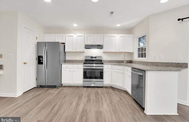 43539 KIPLINGTON Square - 43539 Kiplington Square, South Riding, VA 20152