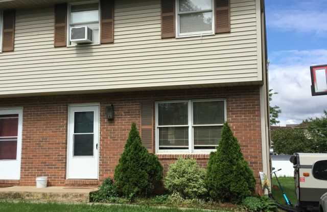 413 Plum Street, Mount Joy, PA 17552 photos photos