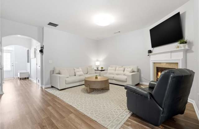 2059 Lakeshore Overlook Drive NW Gallery 4
