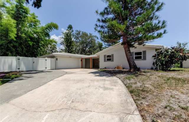10744 DRUMMOND ROAD photos photos