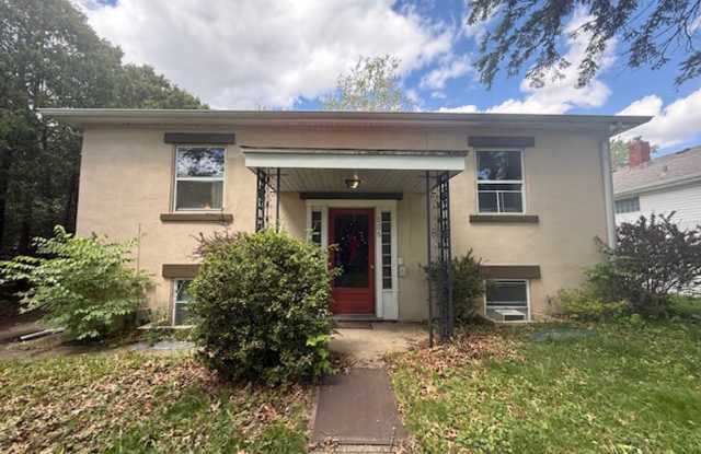 Cozy Urbana Apartment with Hardwood Floors Near Downtown photos photos
