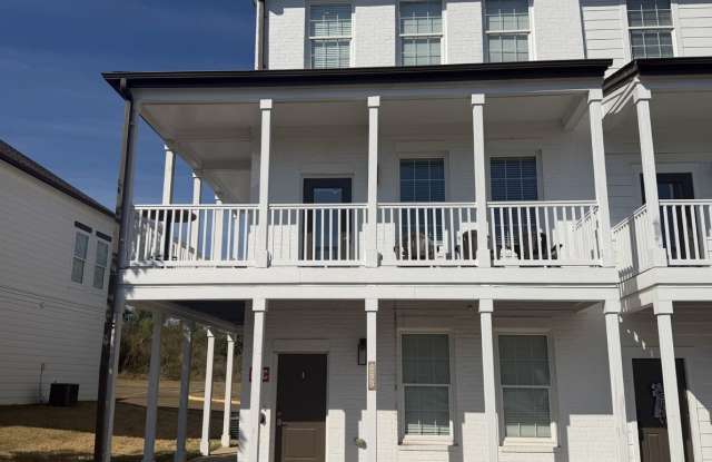 4BD/4.5BA in ROWANDALE! Gallery 1