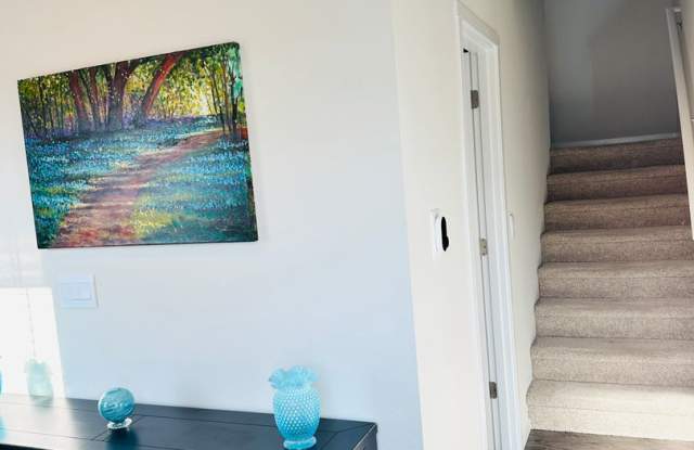 Almost New Beautiful Home With Stunning Finishes Gallery 4