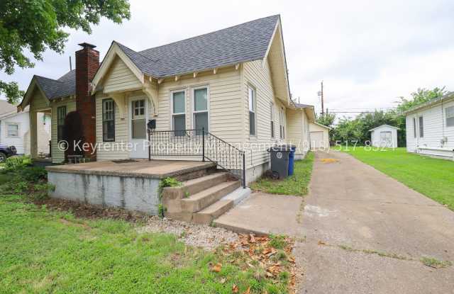 Beautifully Redone 1 Bedroom Duplex! Available for Immediate Move in! photos photos