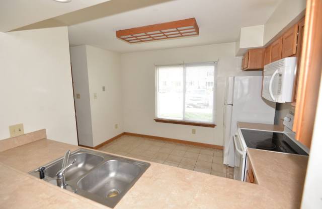Updated 2 Bedroom Townhome in Salem Lakes photos photos