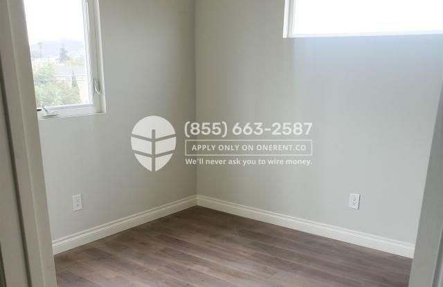5733 FULCHER AVE Gallery 2
