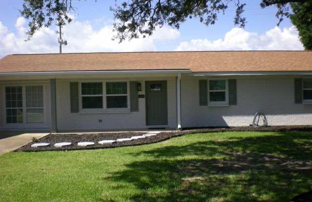 11606 Chanticleer Dr Gallery 1