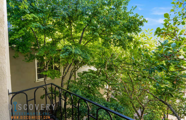 Charming Adams Point One Bedroom Condominium Gallery 4