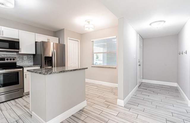 1392 Churchill Cir Gallery 2