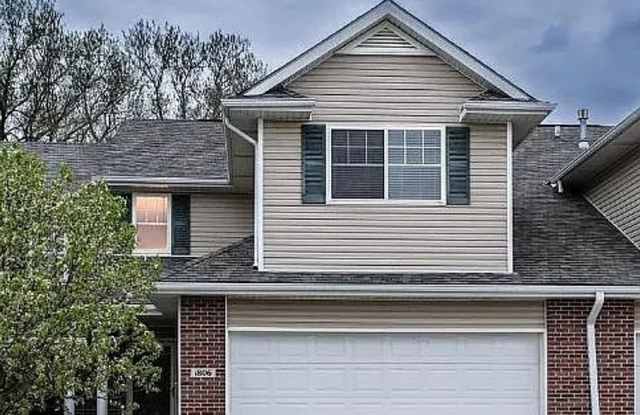 1806 N 177th St – 3 Bed/2.5 Bath Townhome in Elkhorn Schools | Attached 2-Car Garage, Walk-In Closets, Open Main Level Gallery 1