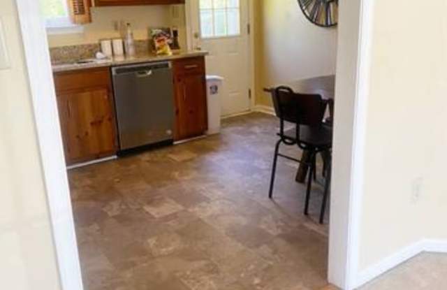 631 Dorene Place Gallery 4