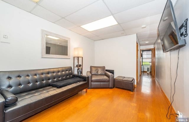 185 Newark Avenue - 185 Newark Avenue, Jersey City, NJ 07302