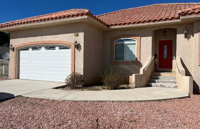 Serene Living: A 3-Bedroom Oasis in Helendale, CA with Golf Course Views photos photos
