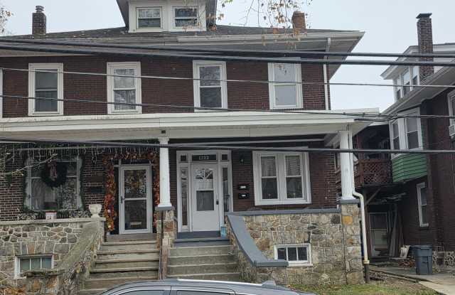 1322 Pike St - 1322 Pike Street, Reading, PA 19604