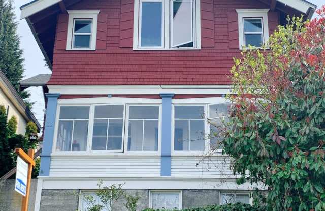 PRELEASING: Classic N Garden 6 bdrm/2 bath near WWU North Campus photos photos