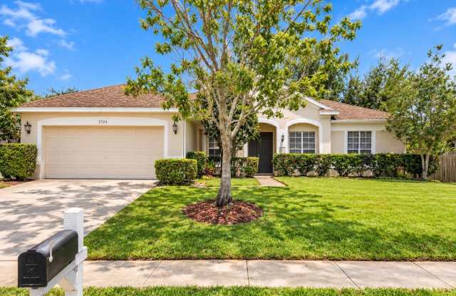 Spacious 4-Bedroom, 3-Bath Oviedo Home – Beautiful Interiors, Generous Living Spaces & Fantastic Location! Gallery 1