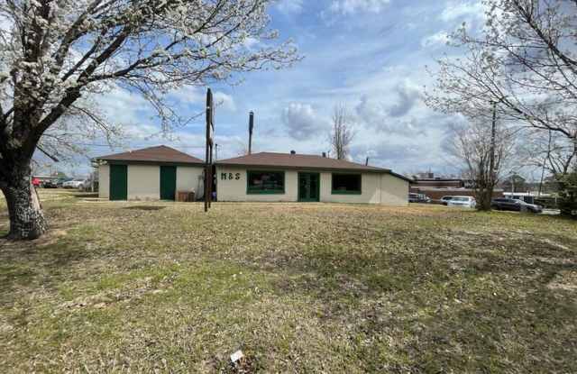 109 W. University - 1 - 109 W University Pkwy, Leesville, LA 71446