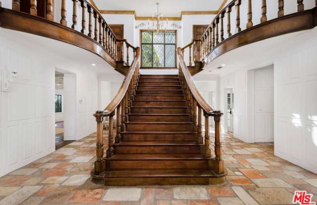 1215 BENEDICT CANYON DR Gallery 3