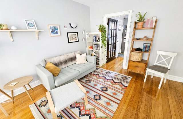 1830 West Wilson Gallery 1