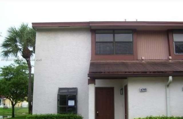 4749 NW 82nd Ave photos photos