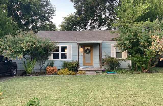 2 Bed | 1 Bath | Brookside - 957 East 36th Street, Tulsa, OK 74105