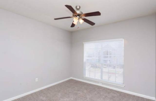 7967 Pipers Creek St Gallery 3