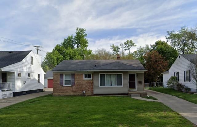 121 E La Salle Ave - 121 East La Salle Avenue, Royal Oak, MI 48073