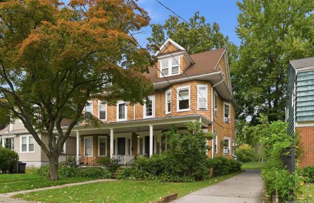 82 Quinby Avenue Gallery 2