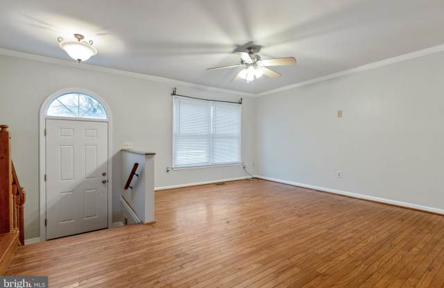 484 WATSON COURT Gallery 3