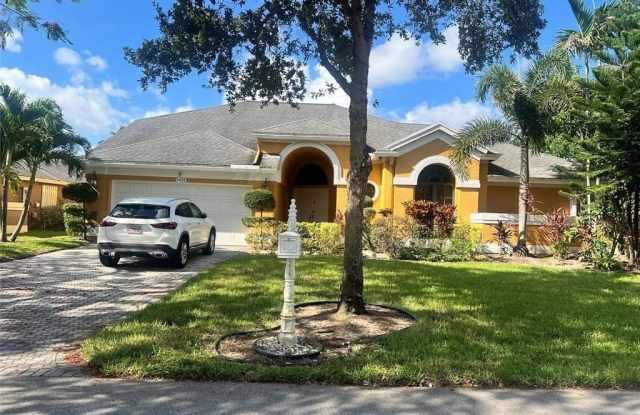4424 NW 52nd St photos photos