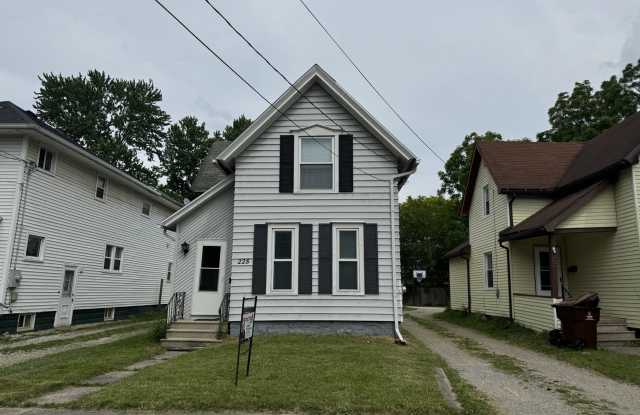 225 N Webster St - 225 North Webster Street, Jackson, MI 49202