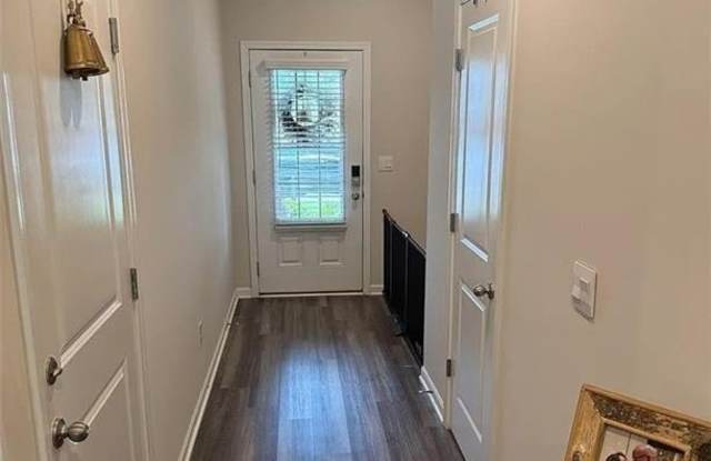 5542 Plain Field Lane Gallery 4
