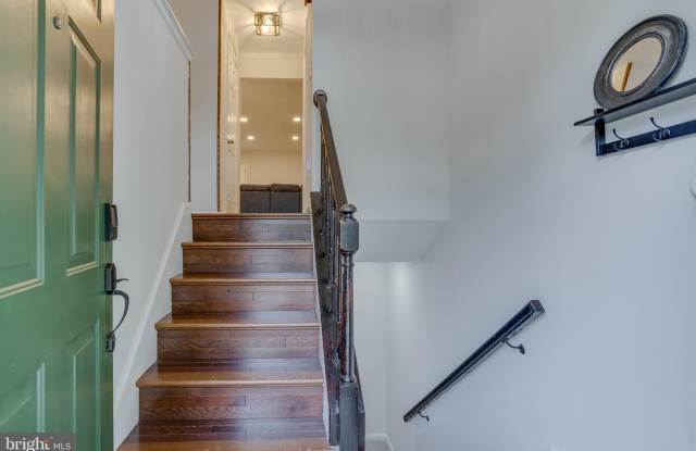 3700 ROXBURY Lane Gallery 4