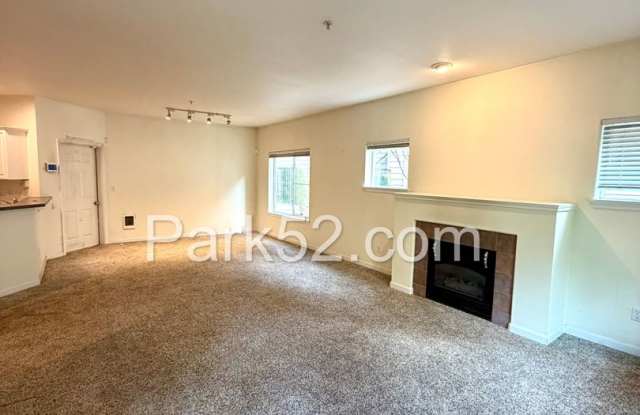 2 Bedroom Plus Office Condo in DuPont! Gallery 3