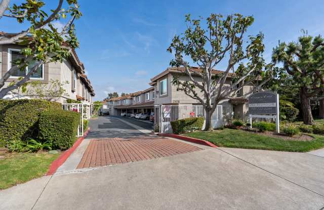 Canyon Crest Townhomes Gallery 2