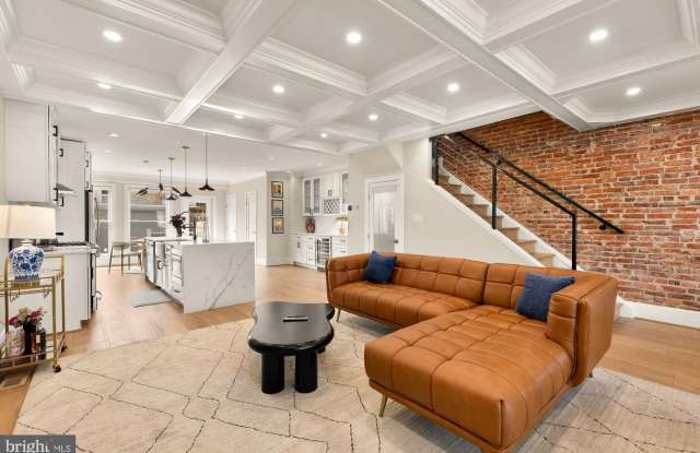 432 EMERSON ST NW Gallery 1