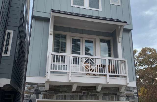 501 Mirrormont Drive Se Gallery 2