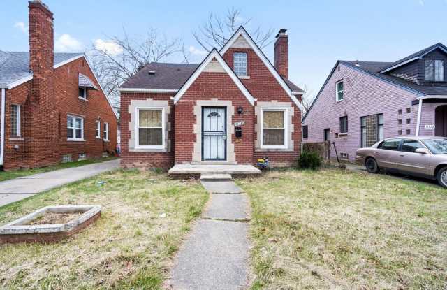 Renovated 3 bedroom - 1 bath - bungalow - $1275 photos photos