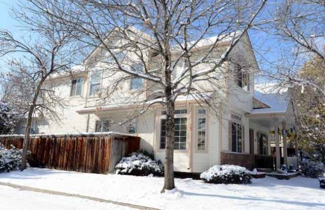 Sunny and Bright 5 bed, 4 bath Home with Large Yard in South Boulder photos photos