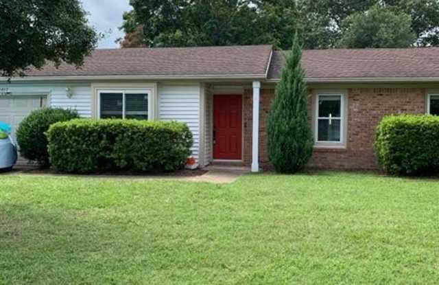 1013 S White Oak Court Gallery 1