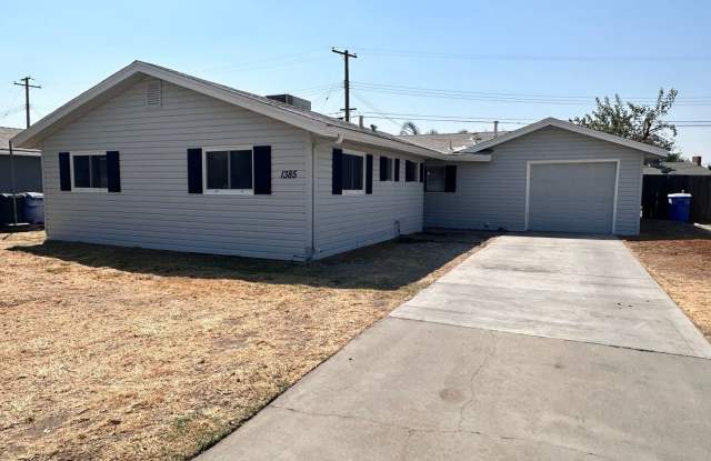 1385 Davis St. - 1385 Davis Street, Hanford, CA 93230