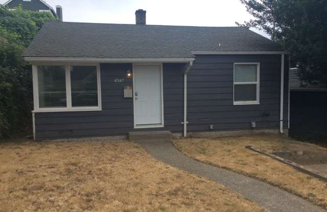 Charming 2 BDRM/1 BATH Home in Magnolia! Available Now! photos photos